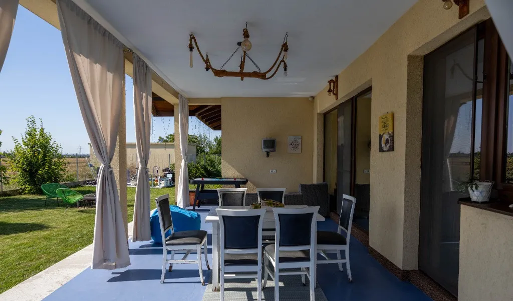 Casa tip Farmhouse la marginea padurii cu vedere spre Bucegi