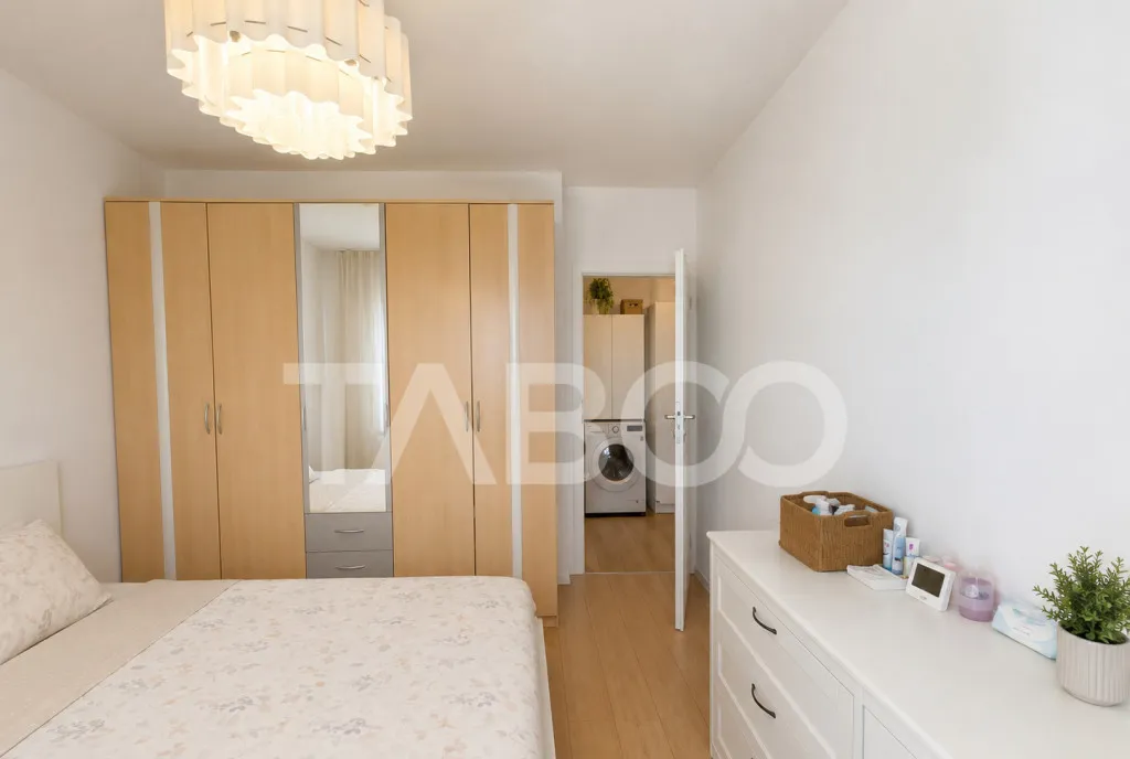 Apartament decomandat de vanzare 2 camere etaj 1 lift balcon