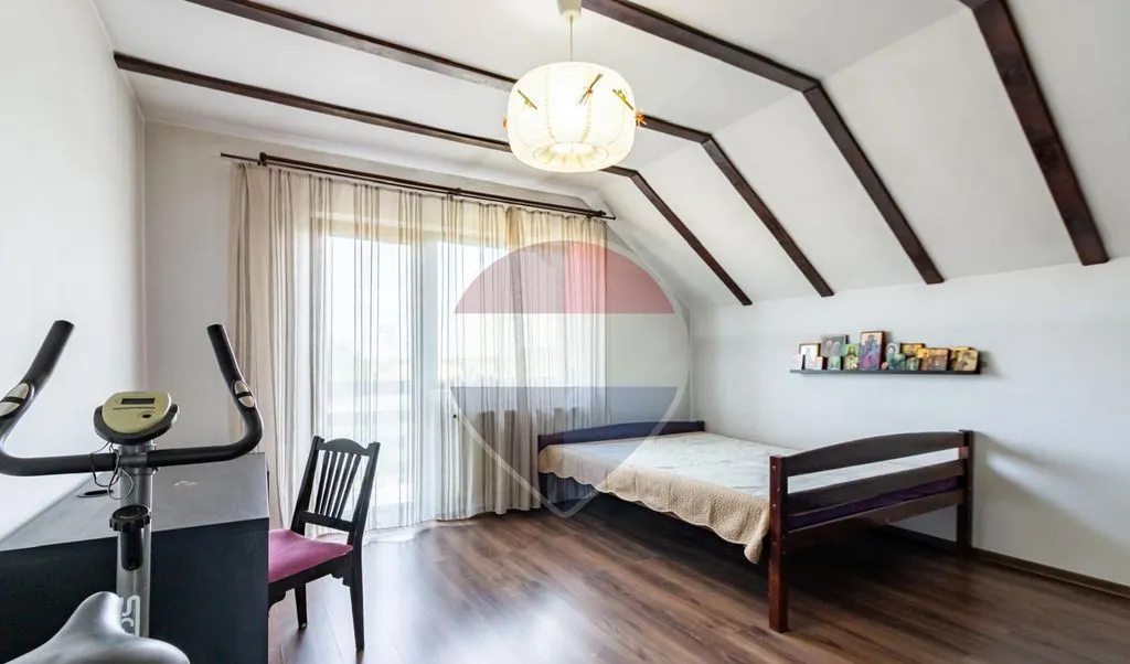 Casa / Vila de vanzare in Ciorogarla 5 6 camere teren 1600 mp