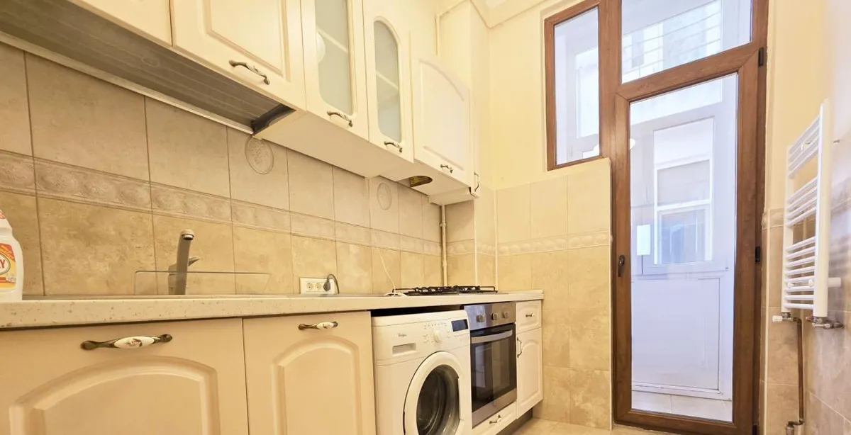 Apartament 3 camere ultracentral - Piata Unirii vis a vis de Magazinul Unirea