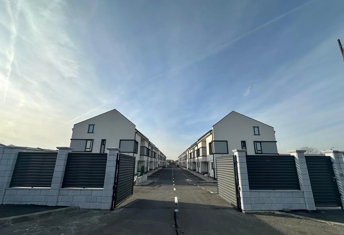 Giurgiului Dedeman casa tip duplex loc parcare loc de joaca