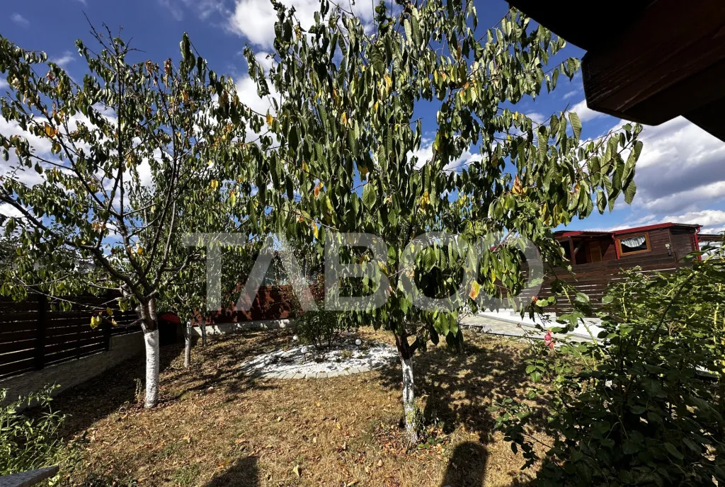 Casa de vanzare cu 5 camere si teren 426 mp 2 fronturi in Ar