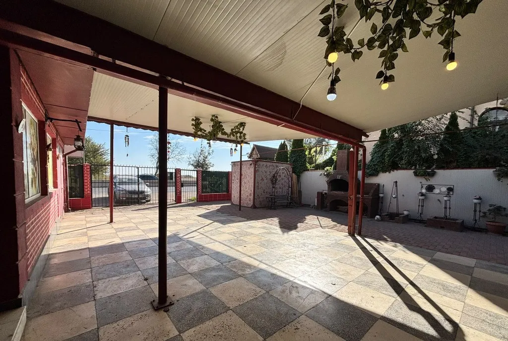 Restaurant casa vanzare cu terasa si 6 camere-DN26 Sat Costi Galati