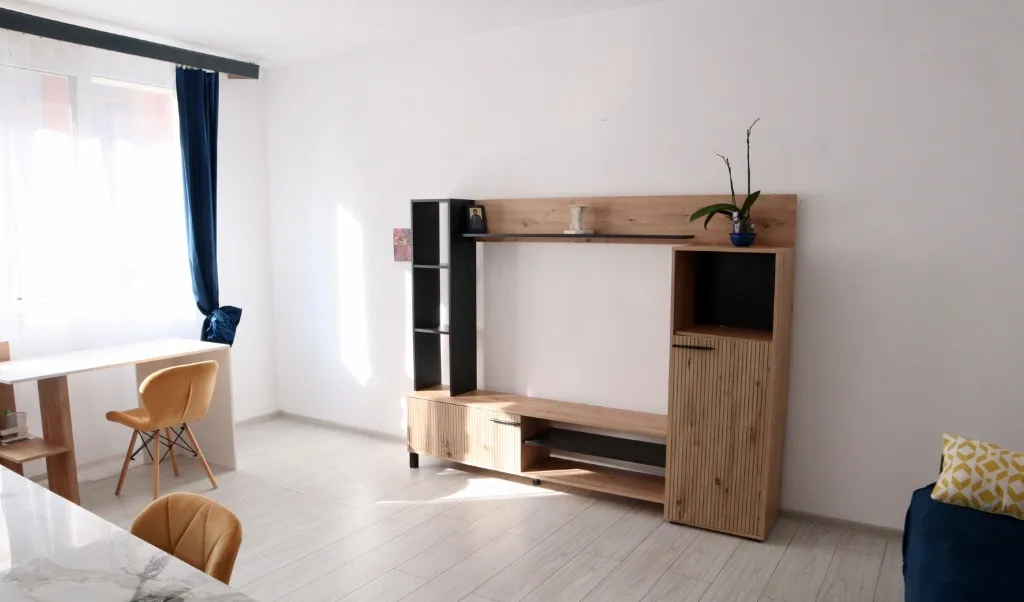Apartament 4 camere 2 bai renovat 5 min metrou Pacii mobilat