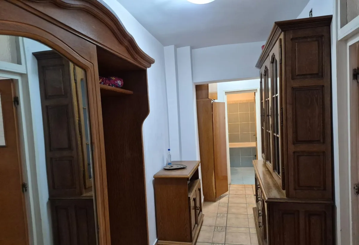 Piata Unirii chiar la metrou bloc 1994 dec mobilat utilat pret exceptional