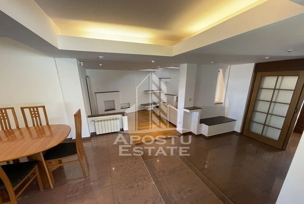 Casa de inchiriat 4 dormitoare 3 bai garaj curte zona Lipovei