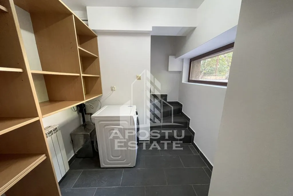 Casa de inchiriat 4 dormitoare 3 bai garaj curte zona Lipovei