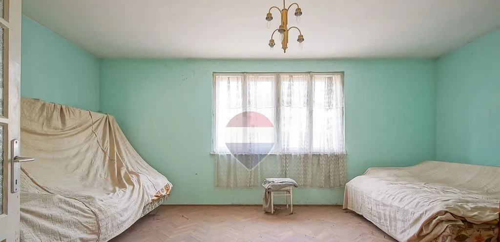 Casa tip duplex cu teren generos de 1 171 mp Sanpetru