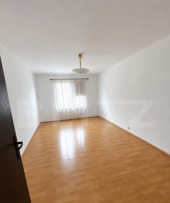 Apartament 3 camere 90 mp zona Centrala - Reghin
