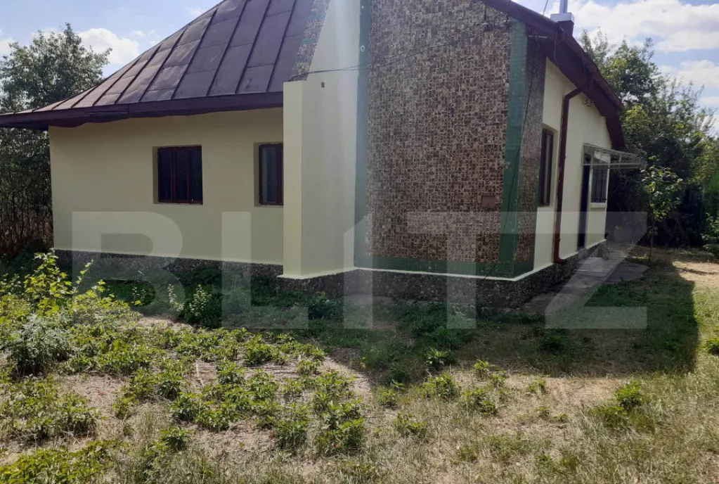 Casa in rate 3 camere de renovat 90 mp 1150 mp teren Mirce