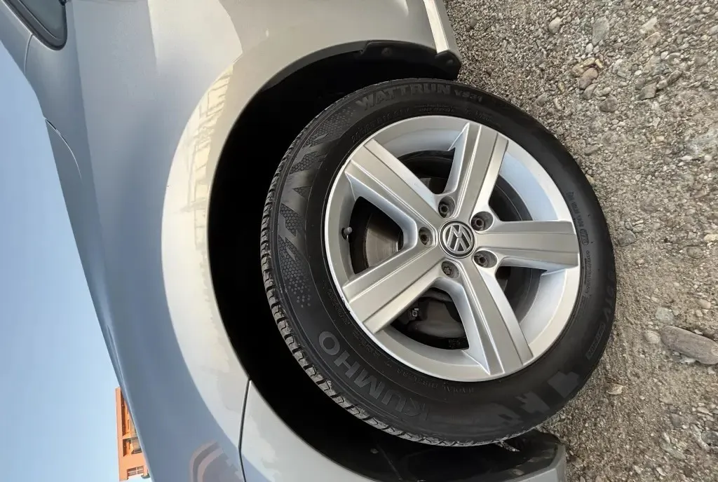 Golf 7 variant fara AD-blue 8 000 eur
