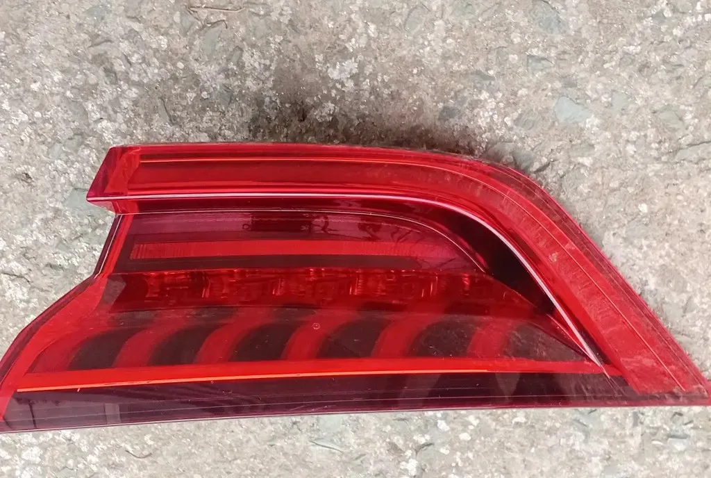 Lampa dreapta audi q8 9 000 lei