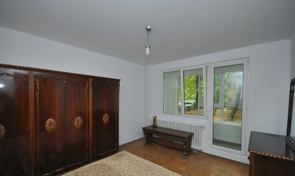 Drumul Taberei 5 min metrou apartament 3 camere decomandat