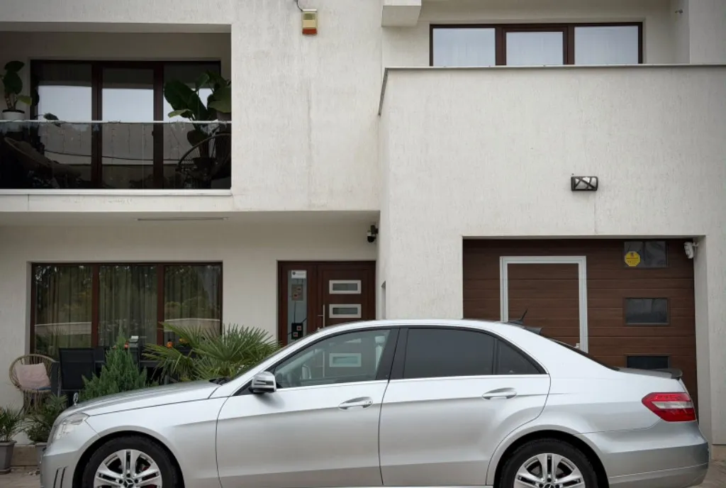 Mercedes E An2012 5 800 eur
