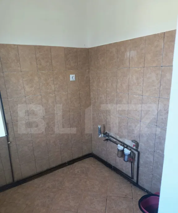 Apartament 2 camere semidecomandat 34 mp zona Sud Est