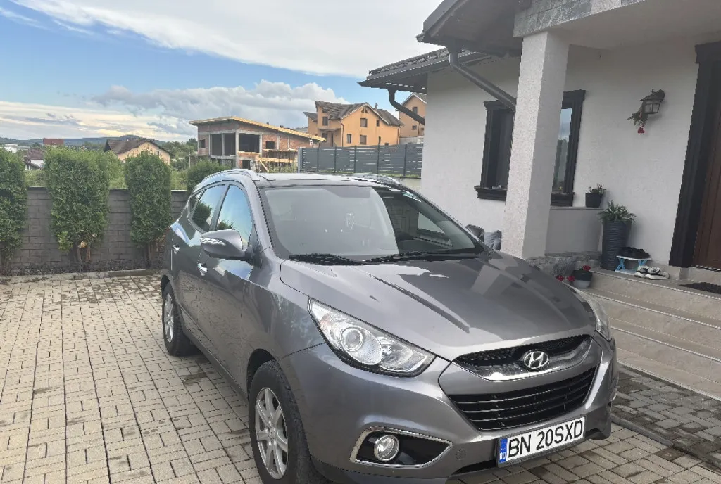 Hyundai ix35 1 7 5 400 eur