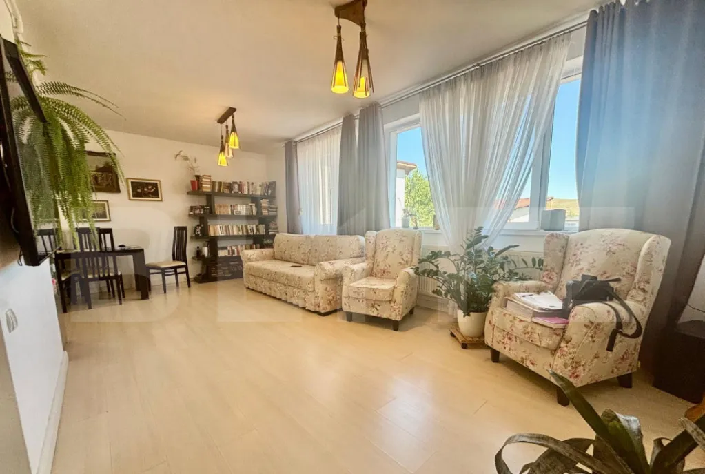 Apartament 3 camere 80 mp 2 bai parcare zona Florilor
