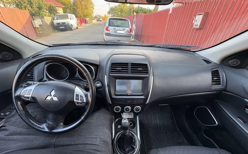 Mitsubishi ASX 1 6 2011 6 400 eur
