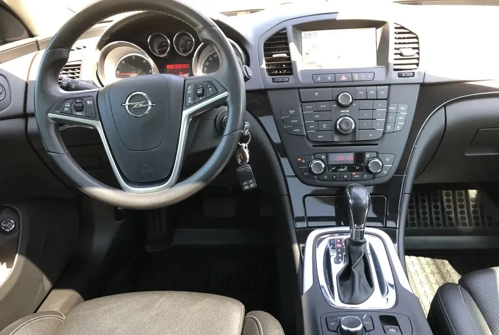 Opel Insignia Sports Tourer SW 2013 6 600 eur