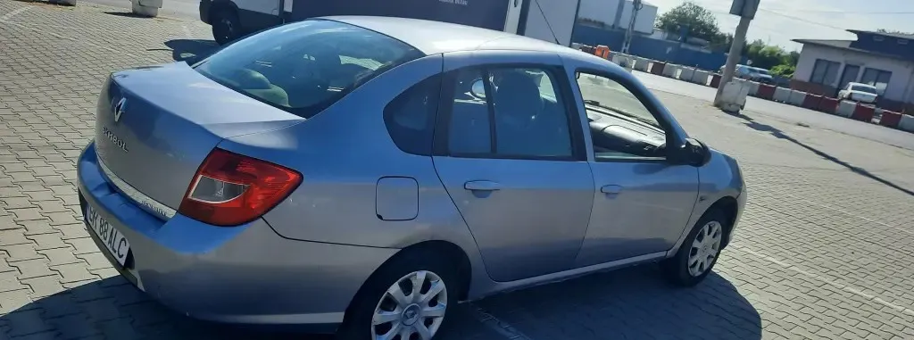 Renault Clio an 2012 E 5 mot 1 2 i Secvent Tel -O7671915O4 1 800 eur