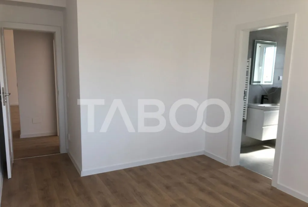 Apartament 4 camere 81 mp loc parcare zona Doamn