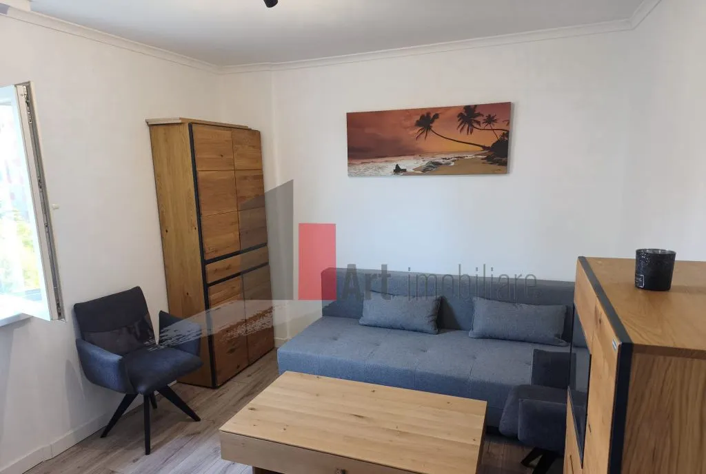 Vanzare apartament 2 camere decomandat Luica