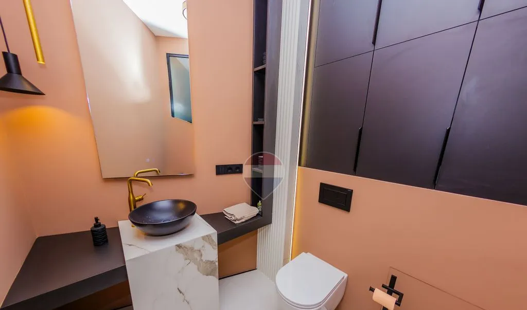 Penthouse exclusivist ultracentral 146 mp utili terasa 36 mp
