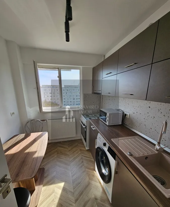 Apartament 2 camere decomandat renovat 2 minute metrou
