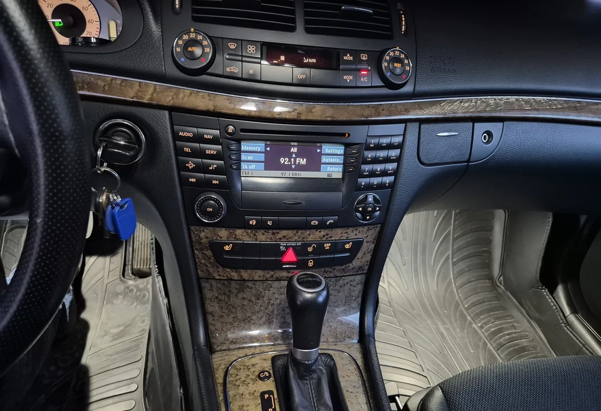 Mercedes Benz E 200