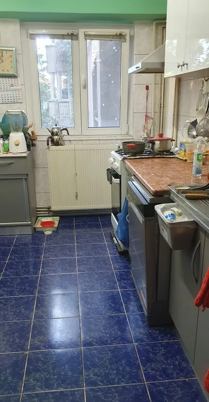 13 Septembrie vand apartament 3 camere stradal