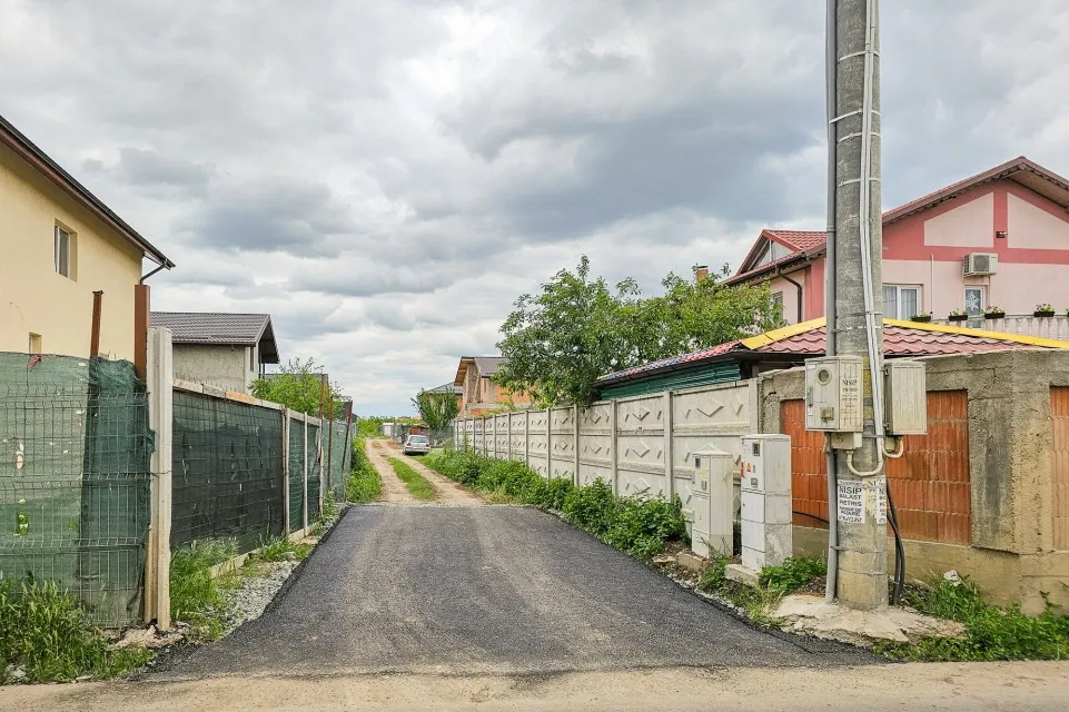 Bragadiru str Dunarii curte 530 mp intre case semistradal