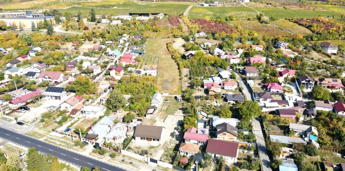 Stefanesti Judetul Arges teren de vanzare 700 mp