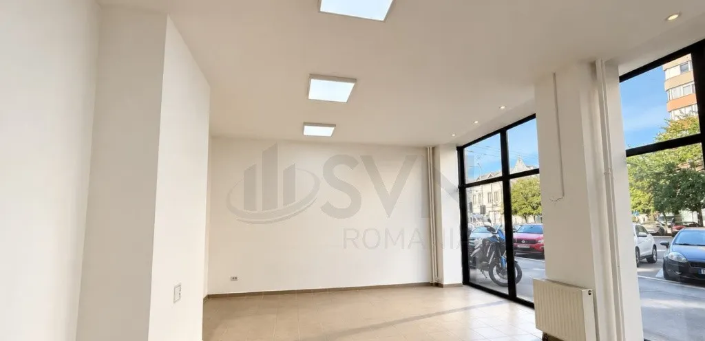 Spatiu comercial de inchiriat Stefan cel Mare - Strada Viitorului 100 mp utili Vitrina