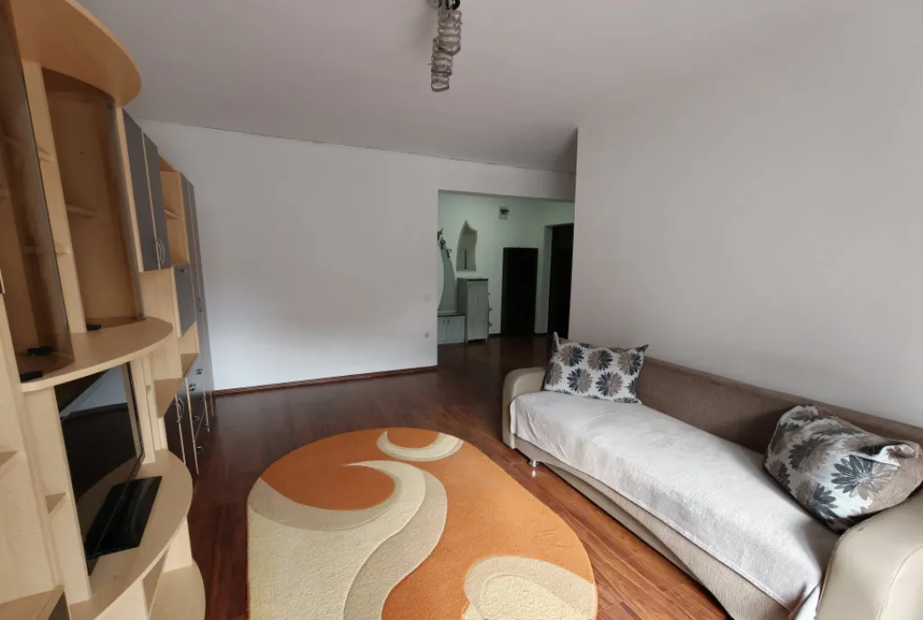 Apartament cu o camera 40 mp parcare subterana zona St