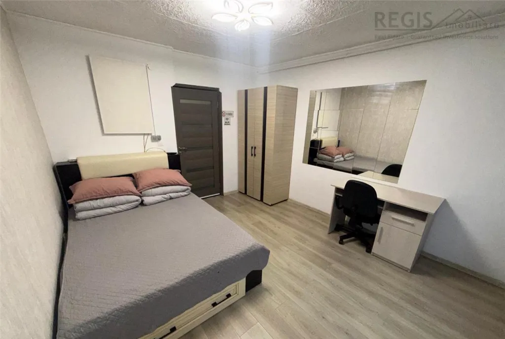Garsoniera de renovata parter zona Tractorul