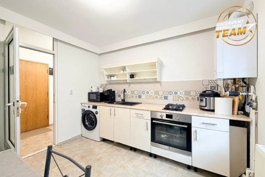 Spatiu birou comercial acces stradal direct vizibilitate