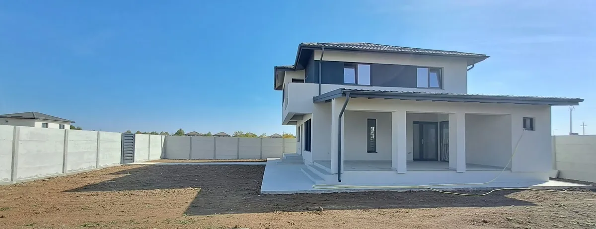 Bacu casa/ vila P 1ET Pod teren 484 mp 4 camere 3 bai stb 800 m