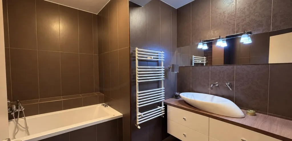 Apartament modern de 3 camere I boxa si loc de parcare subteran I Calea Calarasilor