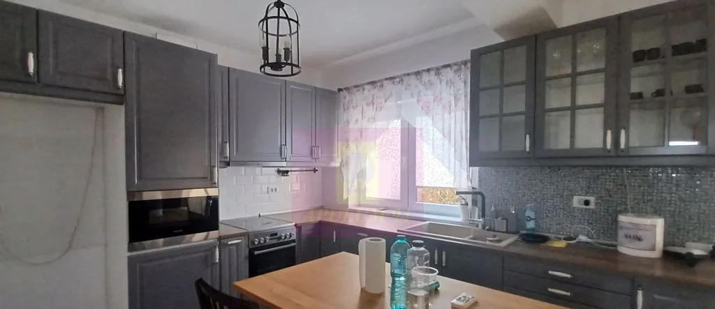 Casa 2019 P 1 pod renovata curte amenajata aproape de padure