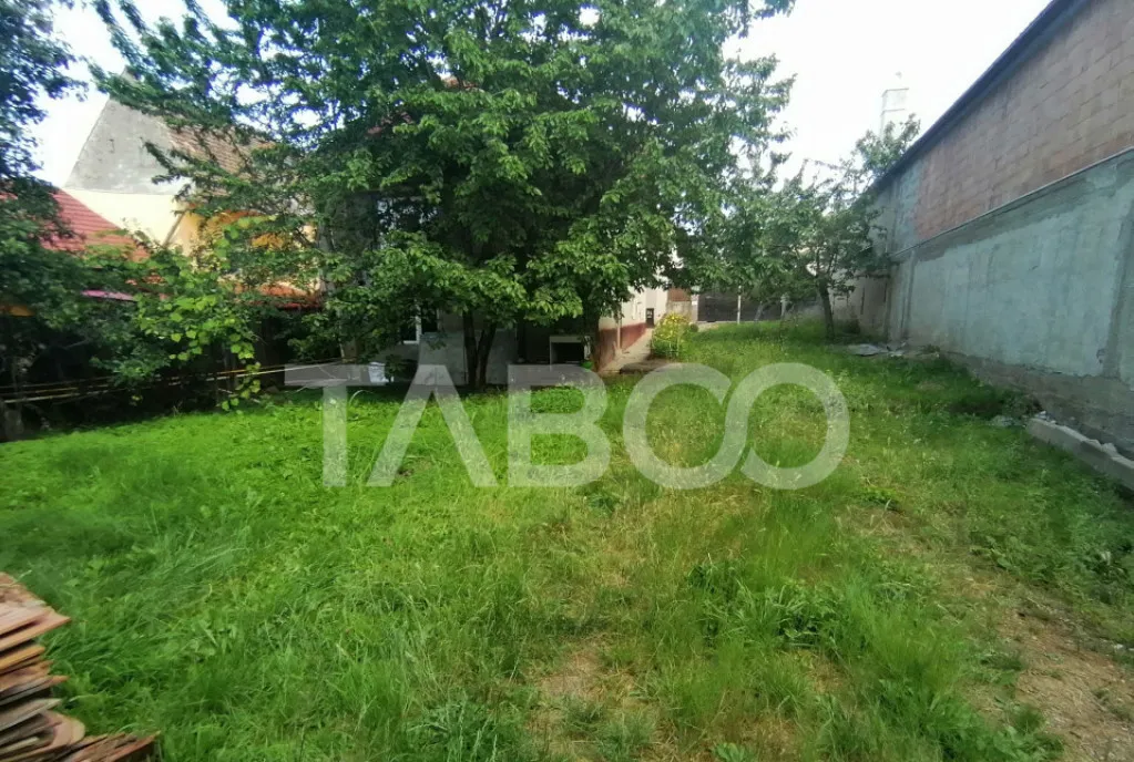 Casa tip duplex de vanzare 6 camere cu teren Sal
