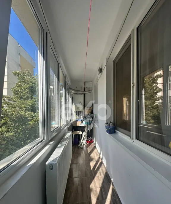 Apartament decomandat cu 3 camere renovat recent centrala
