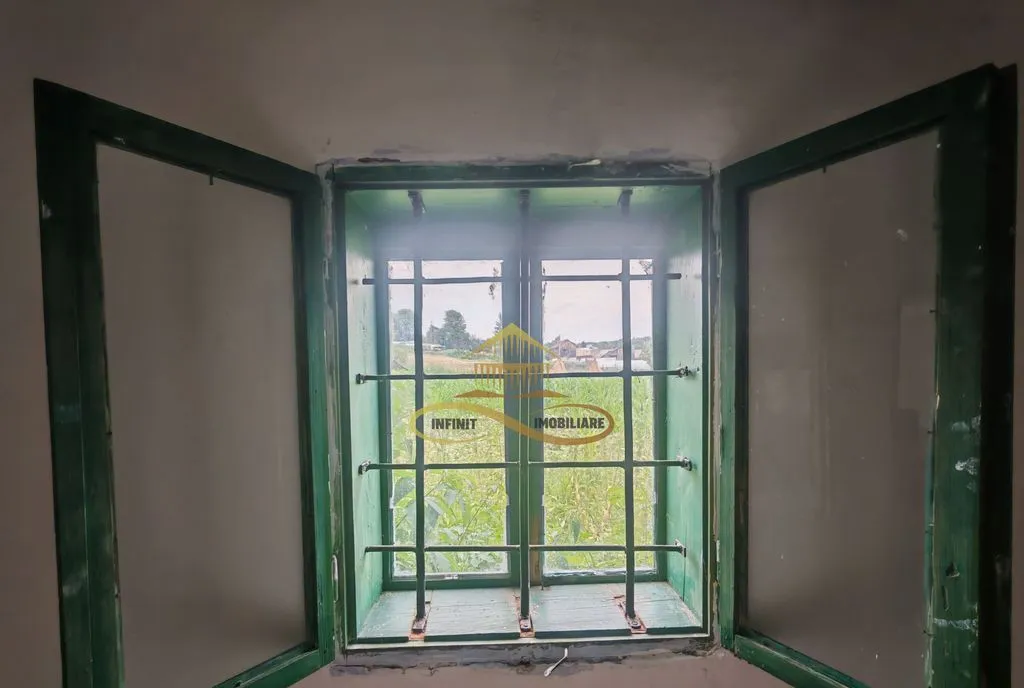 Vand casa batraneasca cu 3300 mp teren in Tardenii