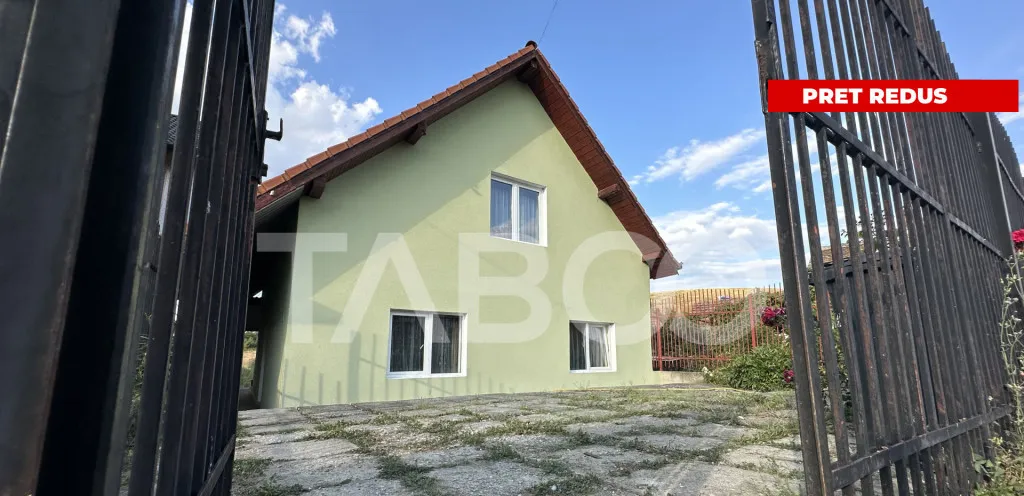 Casa 4 camere cu intrare de la 2 strazi Poplaca