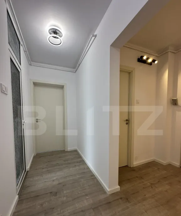 De vanzare apartament 3 camere decomandat - 66 49 mp -