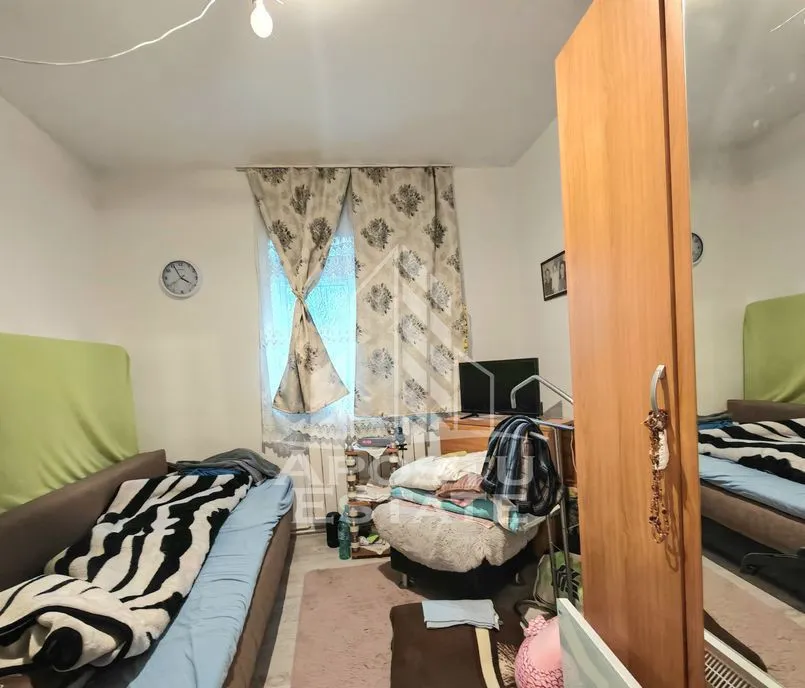 Apartament cu 3 camere centrala proprie Sag