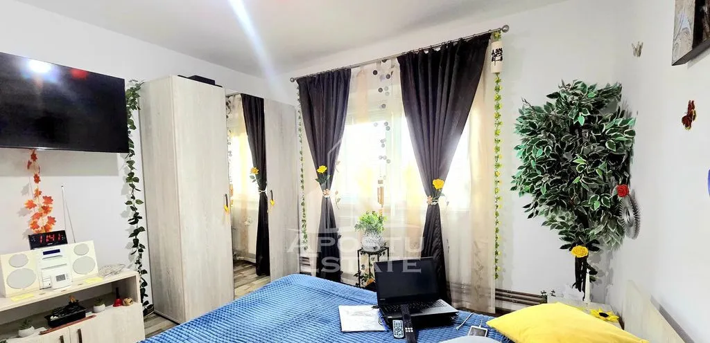 Apartament cu 2 camere de vanzare decomandat renovat Girocului