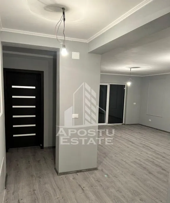 Casa de vanzare pe parter 4 camere si 2 bai Parta