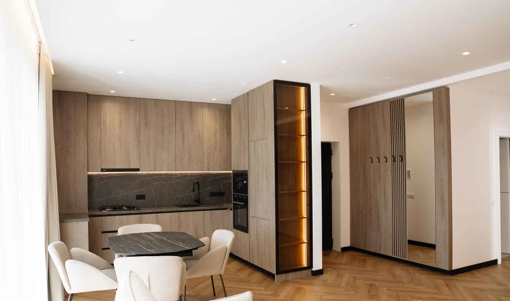 New apartament 3 camere de inchiriat str dealul flor
