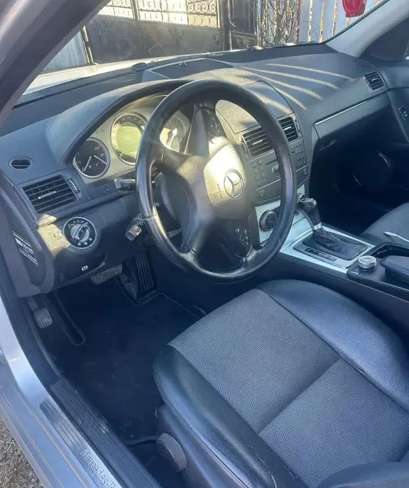 Mercedes Benz C 220 automat 1 600 eur
