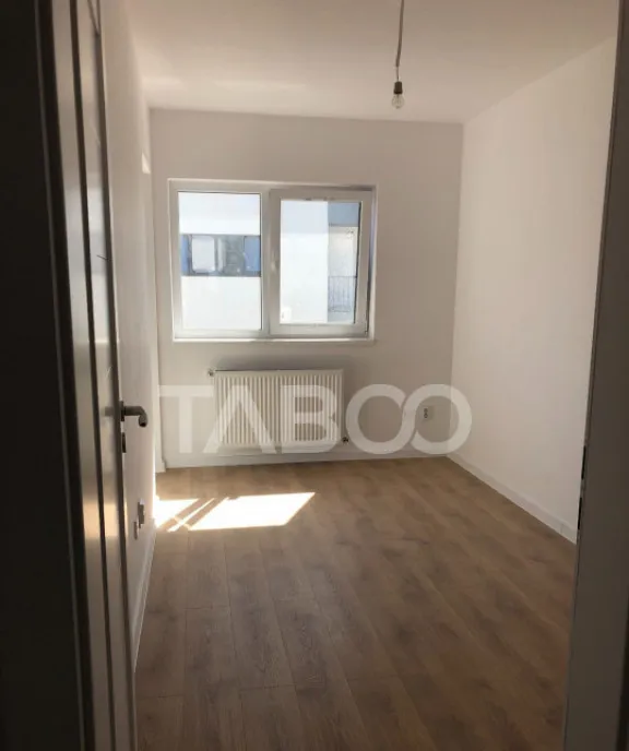Apartament 4 camere 81 mp loc parcare zona Doamn